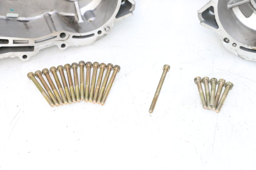 photo de CARCAÇA INFERIOR DO MOTOR CAN-AM SPYDER RS 1000 (2008 - 2012) - Detalhes característicos