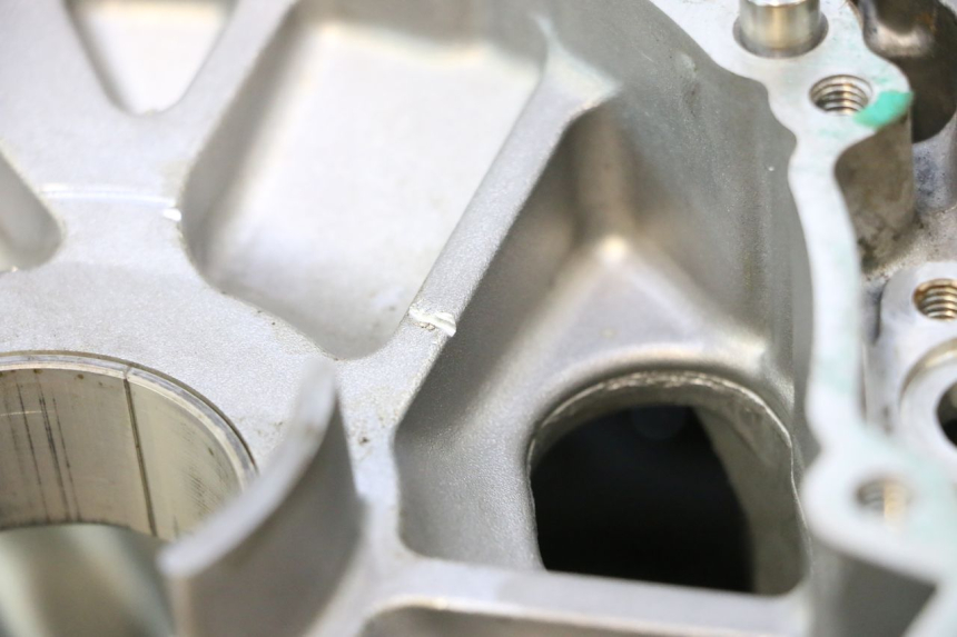 photo de CARCAÇA INFERIOR DO MOTOR CAN-AM SPYDER RS 1000 (2008 - 2012) - Ampliação técnica