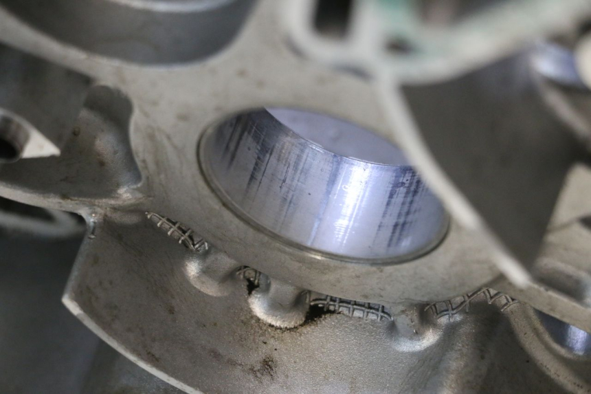 photo de CARCAÇA INFERIOR DO MOTOR CAN-AM SPYDER RS 1000 (2008 - 2012) - Peça verificada