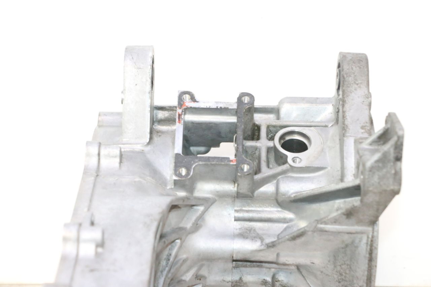 photo de CARCAÇA INFERIOR DO MOTOR KYMCO SUPER 8 2T 50 (2007 - 2013) - Inspeção visual