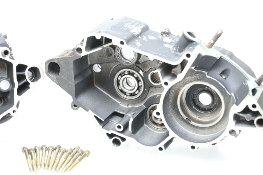 photo de CARTER INFERIOR DO MOTOR CAGIVA SUPER CITY 125 (1992 - 1997) - Ângulo alternativo
