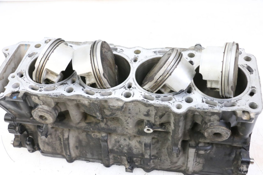 photo de CARTER INFERIOR DO MOTOR SUZUKI GSR 750 (2011 - 2017) - Estrutura - ampliação
