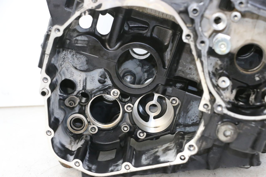 photo de CARTER INFERIOR DO MOTOR SUZUKI GSR 750 (2011 - 2017) - Zoom do estado de desgaste