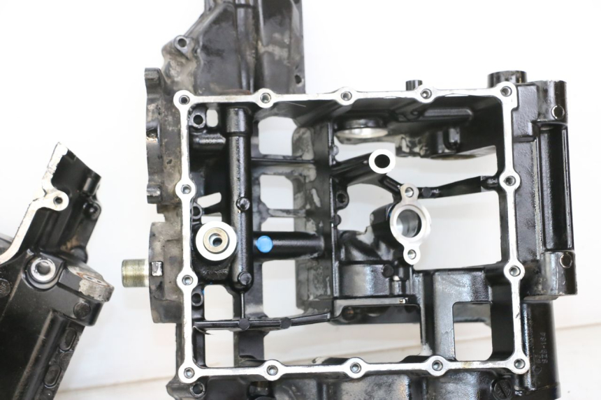 photo de CARTER INFERIOR DO MOTOR SUZUKI GSR 750 (2011 - 2017) - Detalhe da peça