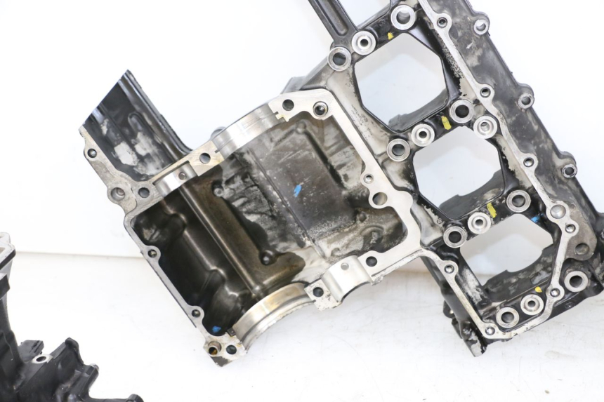 photo de CARTER INFERIOR DO MOTOR SUZUKI GSR 750 (2011 - 2017) - Estado da superfície