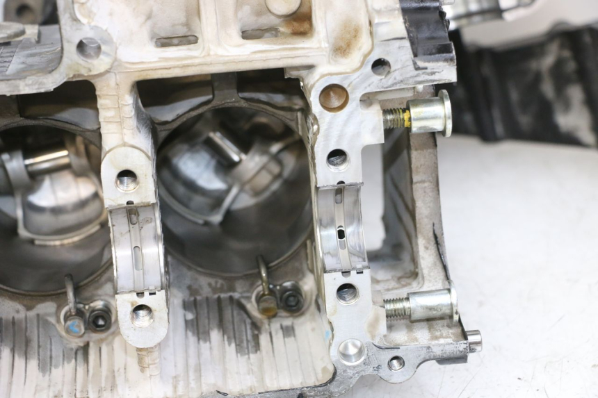 photo de CARTER INFERIOR DO MOTOR SUZUKI GSR 750 (2011 - 2017) - Ampliação dos componentes