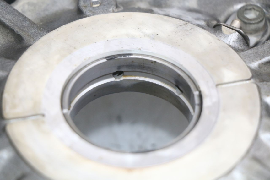 photo de CARTER INFERIOR DO MOTOR SUZUKI SV N 650 (1999 - 2002) - Vista de perto