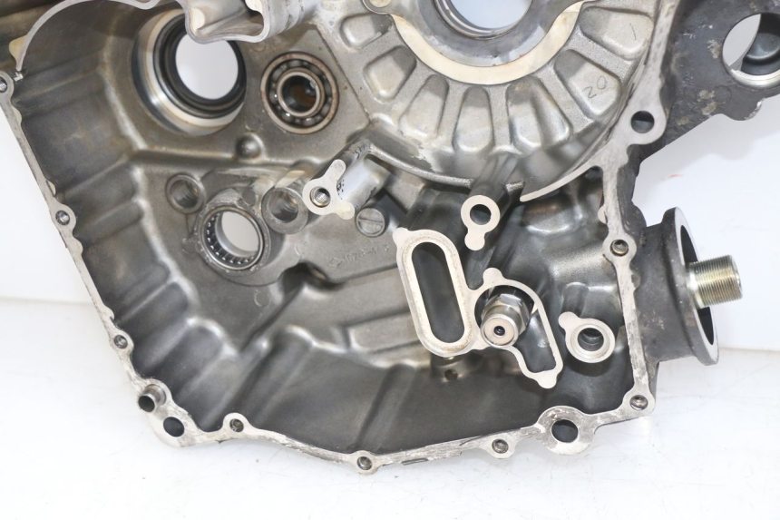 photo de CARTER INFERIOR DO MOTOR SUZUKI SV N 650 (1999 - 2002) - Ângulo alternativo