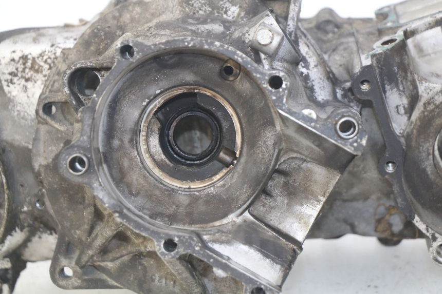 photo de CARTER INFERIOR DO MOTOR PEUGEOT SV 125 (1991 - 1994) - Detalhes característicos