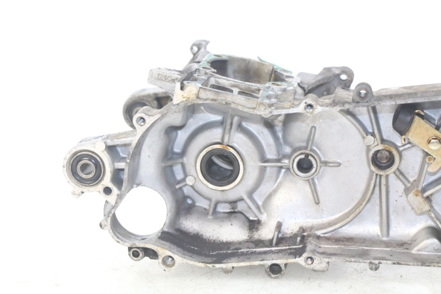 photo de CARTER INFERIOR DO MOTOR PEUGEOT SV 125 (1991 - 1994) - Estado da superfície