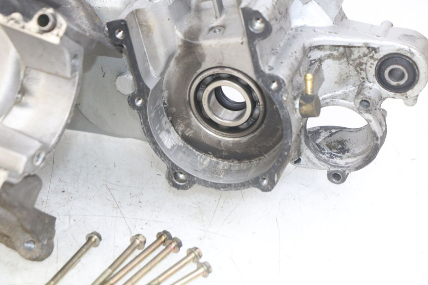 photo de CARTER INFERIOR DO MOTOR PEUGEOT SV 125 (1991 - 1994) - Detalhes característicos