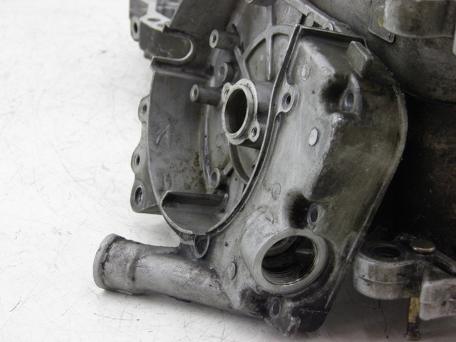 photo de CARTER INFERIOR DO MOTOR SYM SYMPLY 4T 50 (2012 - 2015) - Outro ângulo de visão
