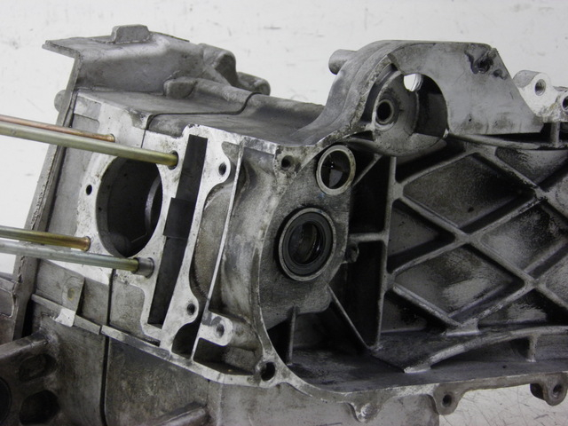 photo de CARTER INFERIOR DO MOTOR SYM SYMPLY 4T 50 (2012 - 2015) - Marcações e referências