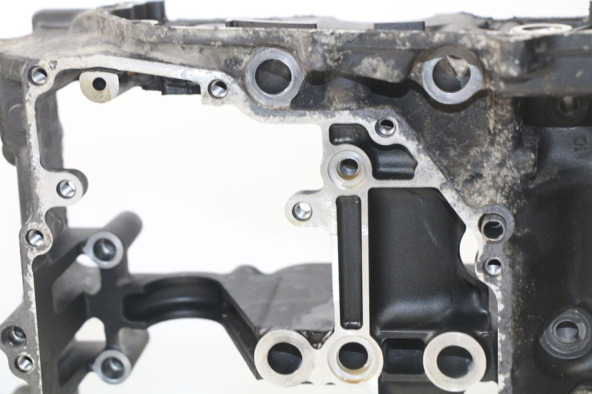 photo de CARTER INFERIOR DO MOTOR YAMAHA TDM ABS 900 (2002 - 2014) - Vista de perto
