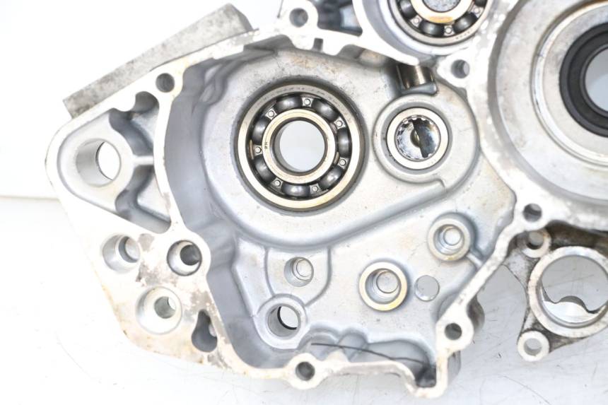 photo de CARTER INFERIOR DO MOTOR YAMAHA TDR DELTABOX 125 (1997 - 2003) - Vista de perto