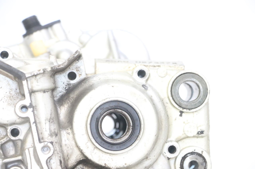 photo de CARTER INFERIOR DO MOTOR YAMAHA TDR DELTABOX 125 (1997 - 2003) - Detalhes característicos