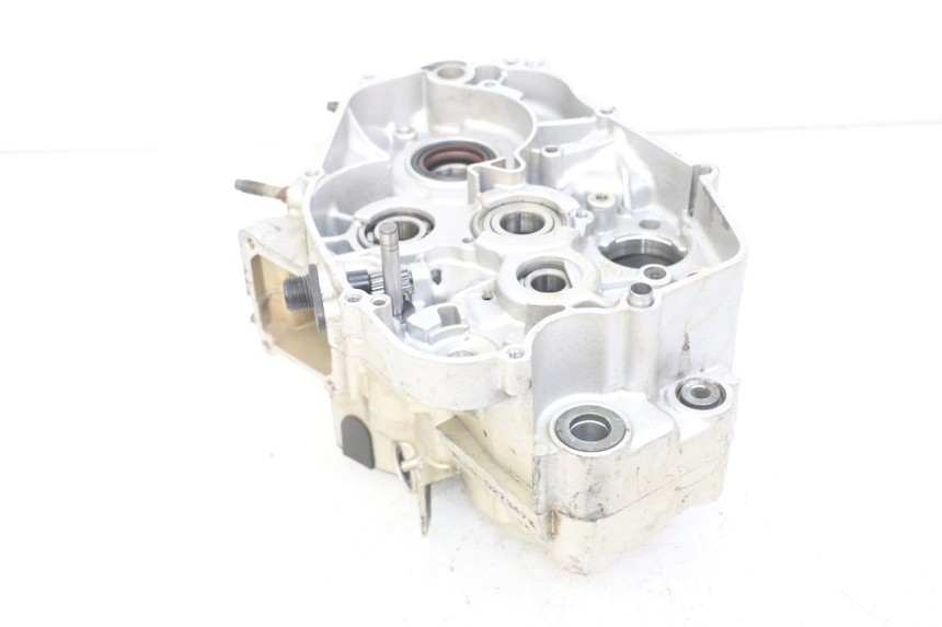 photo de CARTER INFERIOR DO MOTOR YAMAHA TDR DELTABOX 125 (1997 - 2003) - Outro ângulo de visão