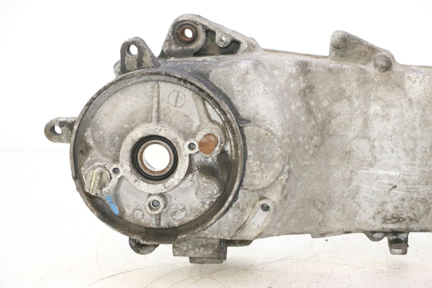 photo de CARCAÇA INFERIOR DO MOTOR PEUGEOT TREKKER 50 (1995 - 2004) - Vista de perto