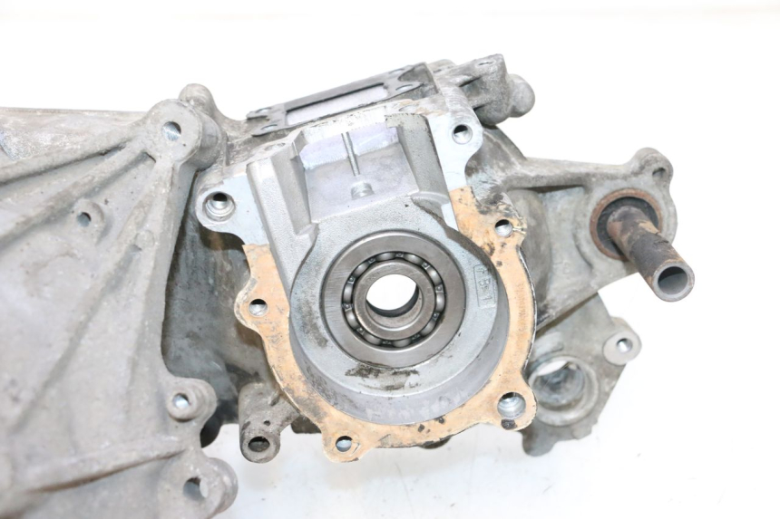 photo de CARCAÇA INFERIOR DO MOTOR PEUGEOT TREKKER 50 (1995 - 2004) - Ângulo alternativo
