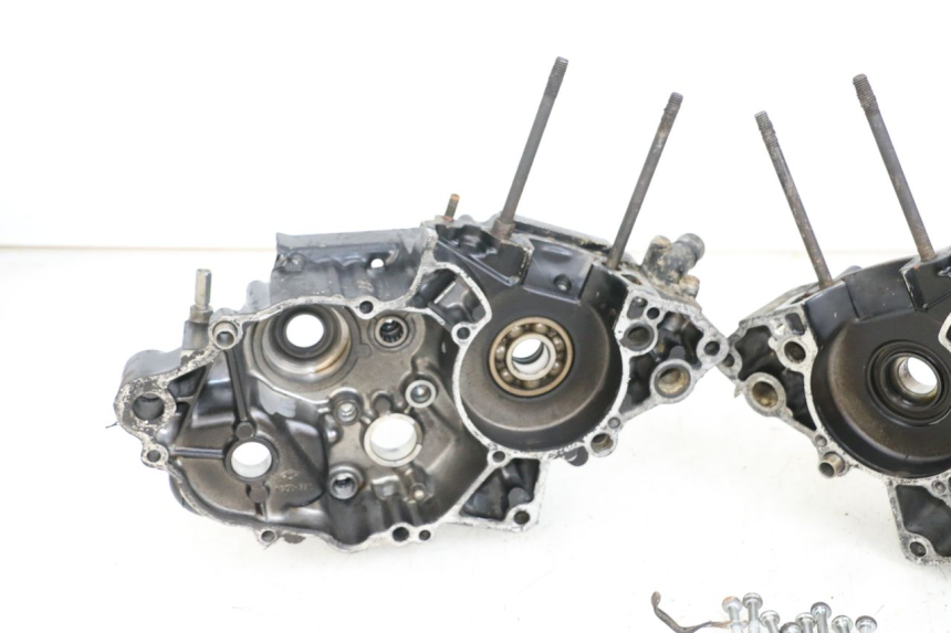 photo de CARTER INFERIOR DO MOTOR SUZUKI TS X 80 (1984 - 1988) - Vista de perto