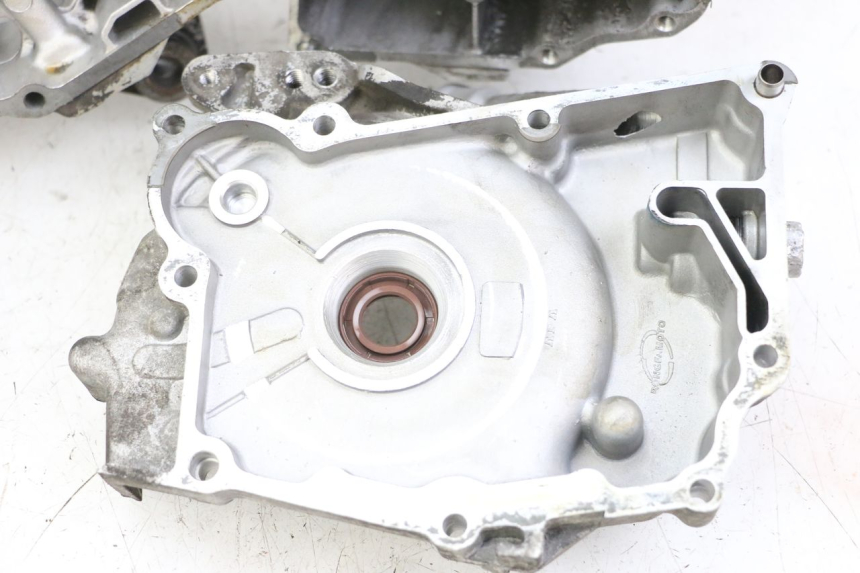 photo de CARTER INFERIOR DO MOTOR PEUGEOT TWEET 4T 50 (2018 - 2022) - Pontos de fixação