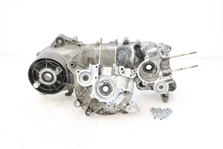 photo de CARCAÇA INFERIOR DO MOTOR PIAGGIO TYPHOON 50 (2000 - 2009) - Ângulo alternativo