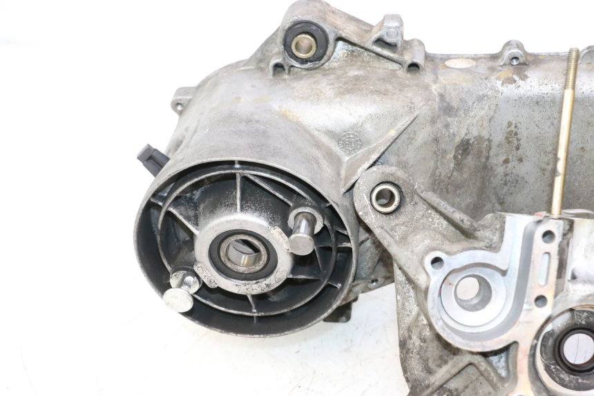 photo de CARCAÇA INFERIOR DO MOTOR PIAGGIO TYPHOON 50 (2000 - 2009) - Zoom de qualidade
