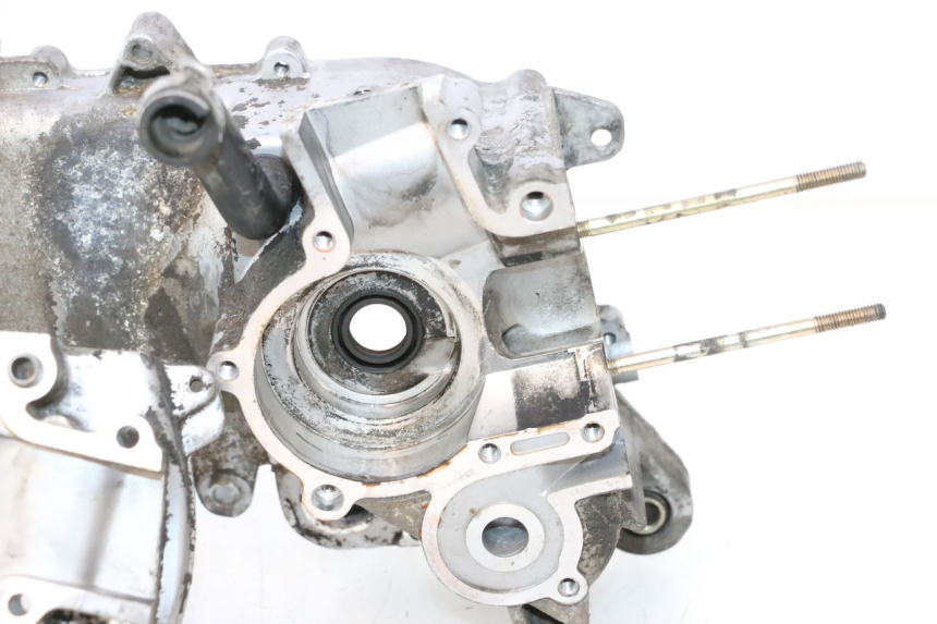 photo de CARCAÇA INFERIOR DO MOTOR PIAGGIO TYPHOON 50 (2000 - 2009) - Detalhe da peça
