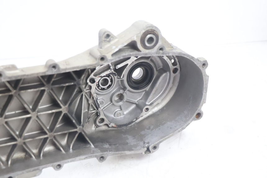 photo de CARTER INFERIOR DO MOTOR PIAGGIO TYPHOON 50 (1993 - 1999) - Imagem adicional
