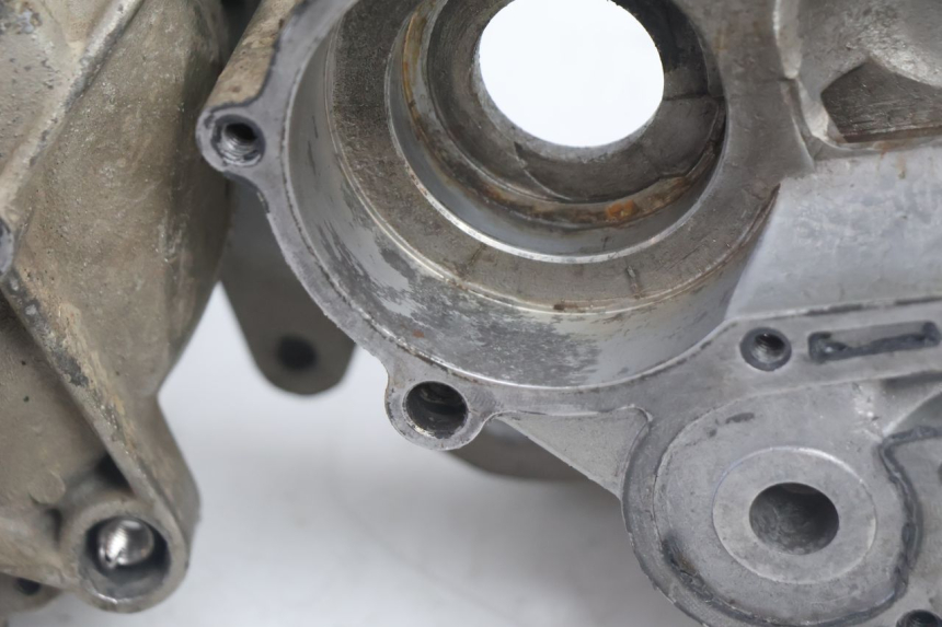 photo de CARTER INFERIOR DO MOTOR PIAGGIO TYPHOON 50 (1993 - 1999) - Pontos de fixação