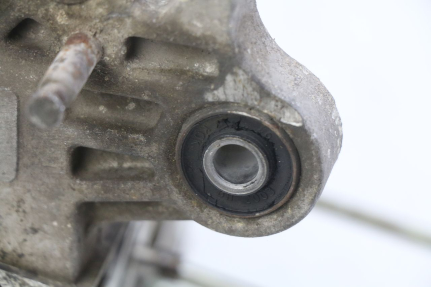 photo de CARTER INFERIOR DO MOTOR PEUGEOT V-CLIC VCLIC 50 (2007 - 2013) - Zoom do estado de desgaste