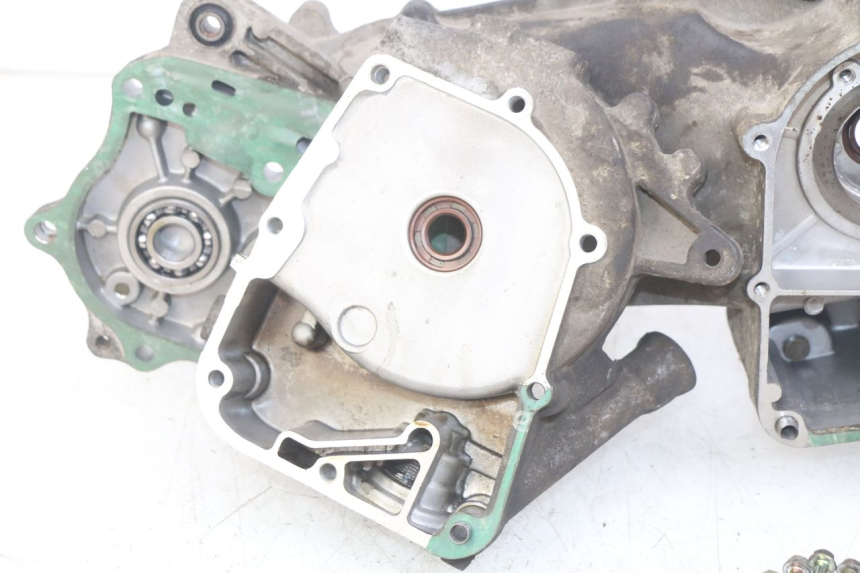 photo de CARTER INFERIOR DO MOTOR PEUGEOT V-CLIC VCLIC 50 (2007 - 2013) - Detalhe da peça