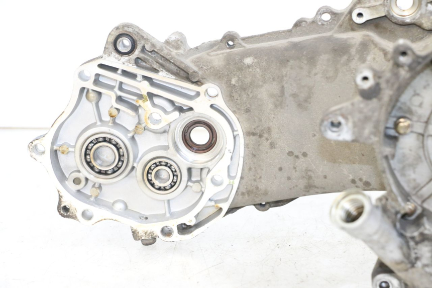 photo de CARTER INFERIOR DO MOTOR PEUGEOT V-CLIC VCLIC 50 (2007 - 2013) - Pontos de fixação