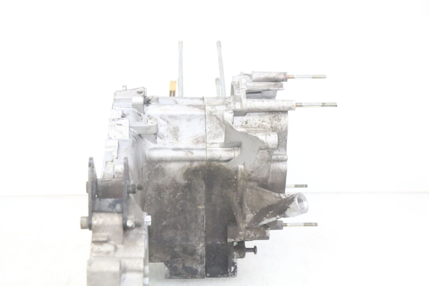 photo de CARTER INFERIOR DO MOTOR PIAGGIO VESPA GTS IGET ABS 125 (2017 - 2023) - Detalhes característicos