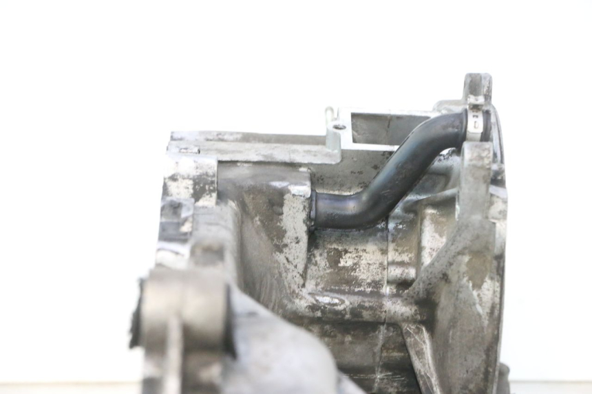 photo de CARCAÇA INFERIOR DO MOTOR PIAGGIO VESPA PRIMAVERA 2T 50 (2013 - 2018) - Imagem adicional