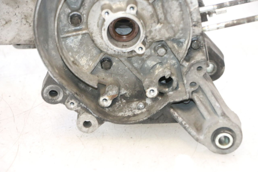 photo de CARCAÇA INFERIOR DO MOTOR PIAGGIO VESPA PRIMAVERA 2T 50 (2013 - 2018) - Zoom de qualidade