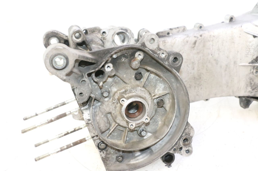 photo de CARCAÇA INFERIOR DO MOTOR PIAGGIO VESPA PRIMAVERA 2T 50 (2013 - 2018) - Zoom do estado de desgaste