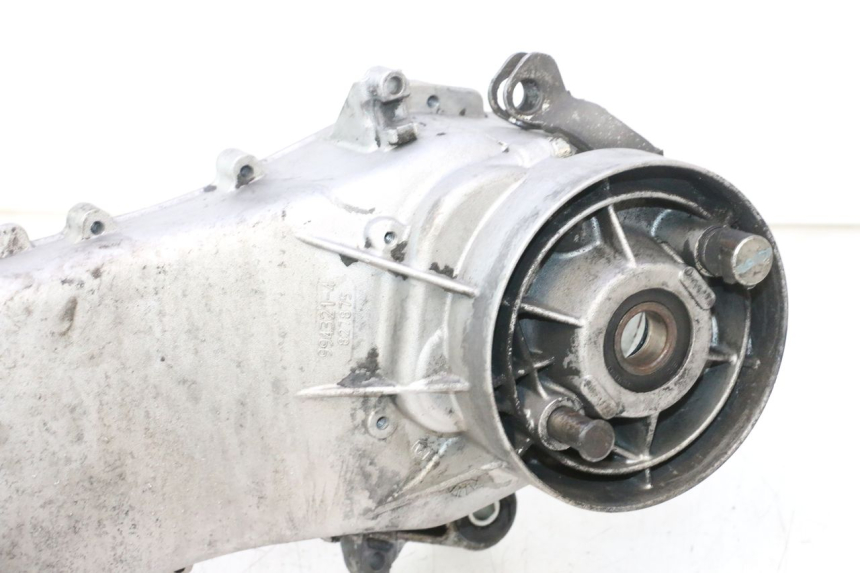 photo de CARCAÇA INFERIOR DO MOTOR PIAGGIO VESPA PRIMAVERA 2T 50 (2013 - 2018) - Outro ângulo de visão