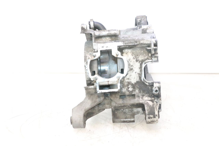 photo de CARCAÇA INFERIOR DO MOTOR PIAGGIO VESPA PRIMAVERA 2T 50 (2013 - 2018) - Estado da superfície