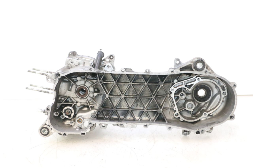 photo de CARCAÇA INFERIOR DO MOTOR PIAGGIO VESPA PRIMAVERA 2T 50 (2013 - 2018) - Peça verificada