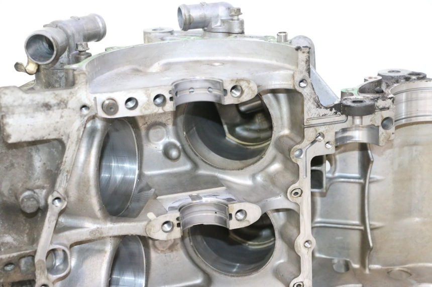 photo de CARCAÇA INFERIOR DO MOTOR HONDA VFR FI RC46 800 (1998 - 2001) - Vista de perto