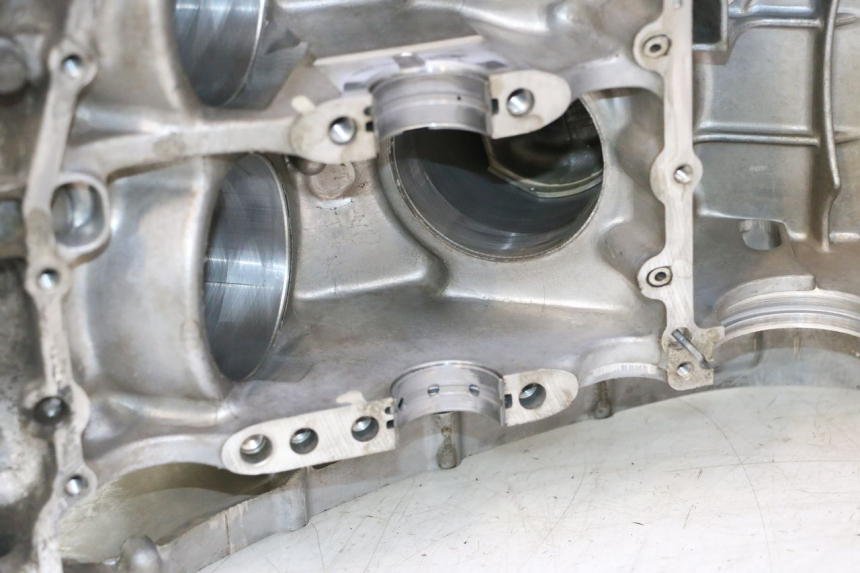 photo de CARCAÇA INFERIOR DO MOTOR HONDA VFR FI RC46 800 (1998 - 2001) - Imagem adicional