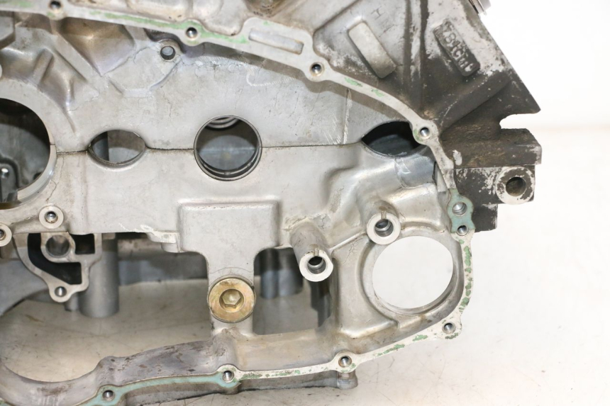 photo de CARCAÇA INFERIOR DO MOTOR HONDA VFR FI RC46 800 (1998 - 2001) - Estado da superfície