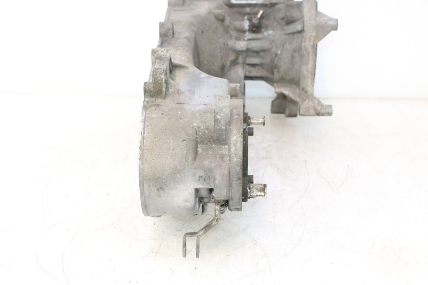photo de CARTER INFERIOR DO MOTOR PEUGEOT VIVACITY NEW 2T 50 (2008 - 2017) - Detalhes característicos