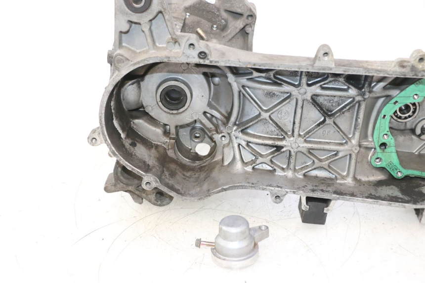photo de CARTER INFERIOR DO MOTOR PEUGEOT VIVACITY NEW 2T 50 (2008 - 2017) - Vista de perfil