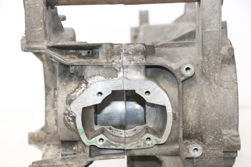photo de CARTER INFERIOR DO MOTOR PEUGEOT VIVACITY NEW 2T 50 (2008 - 2017) - Detalhe da peça