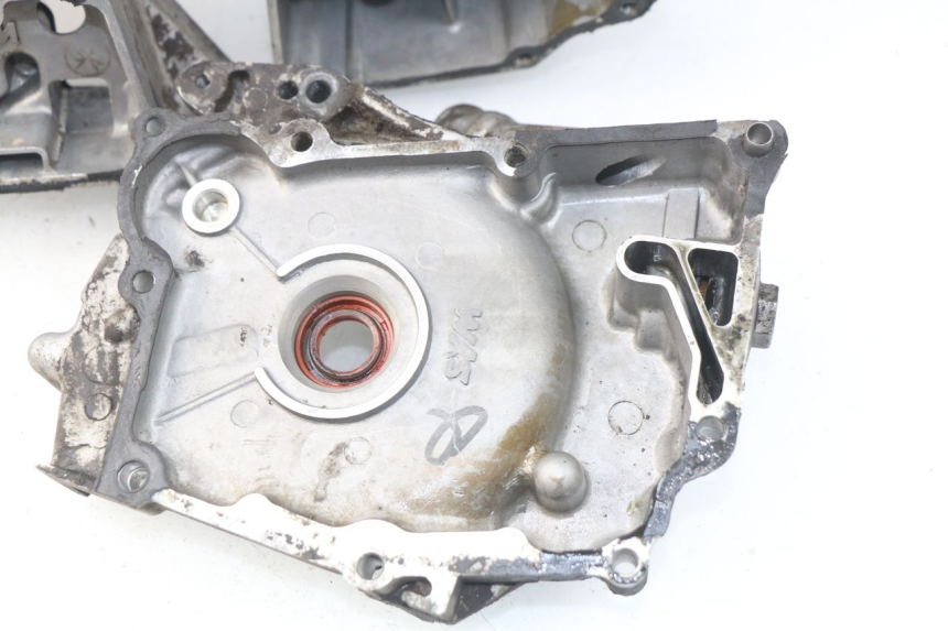 photo de CARCAÇA INFERIOR DO MOTOR PEUGEOT VIVACITY NEW 4T 50 (2008 - 2017) - Vista de perto