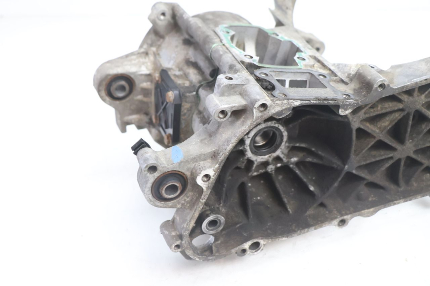 photo de CARTER INFERIOR DO MOTOR PEUGEOT VIVACITY 50 (2004 - 2009) - Detalhe da peça