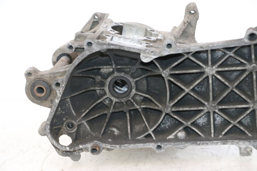 photo de CARTER INFERIOR DO MOTOR PEUGEOT VIVACITY 50 (1998 - 2003) - Ampliação técnica