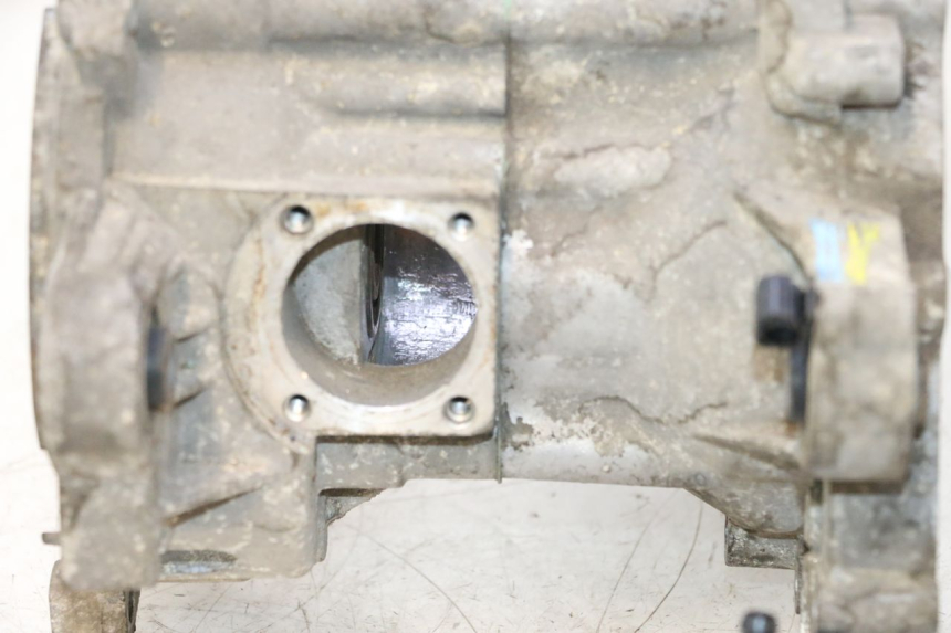 photo de CARTER INFERIOR DO MOTOR PEUGEOT VIVACITY 50 (2004 - 2009) - Detalhes característicos
